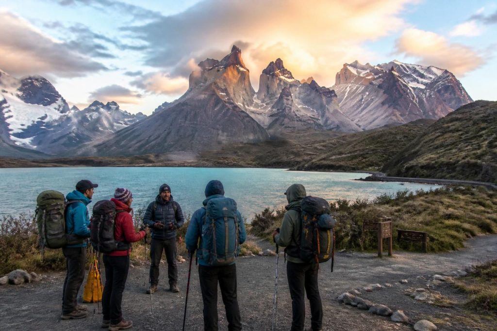 préparez votre trek au torres del paine avec nos conseils essentiels pour une aventure réussie : équipement, itinéraires, conseils pratiques et astuces pour découvrir ce parc mythique.